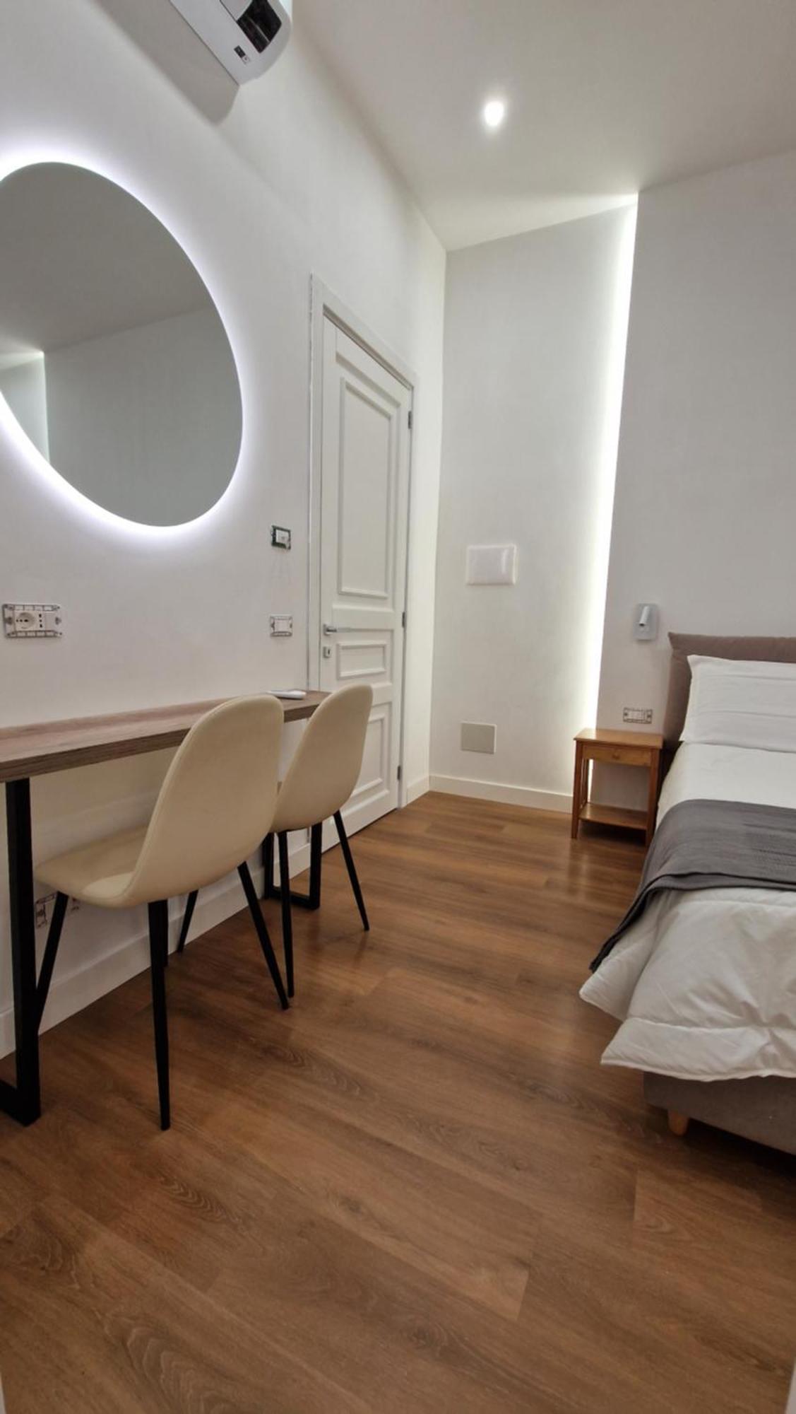 B&B City Center Naples Bilik gambar