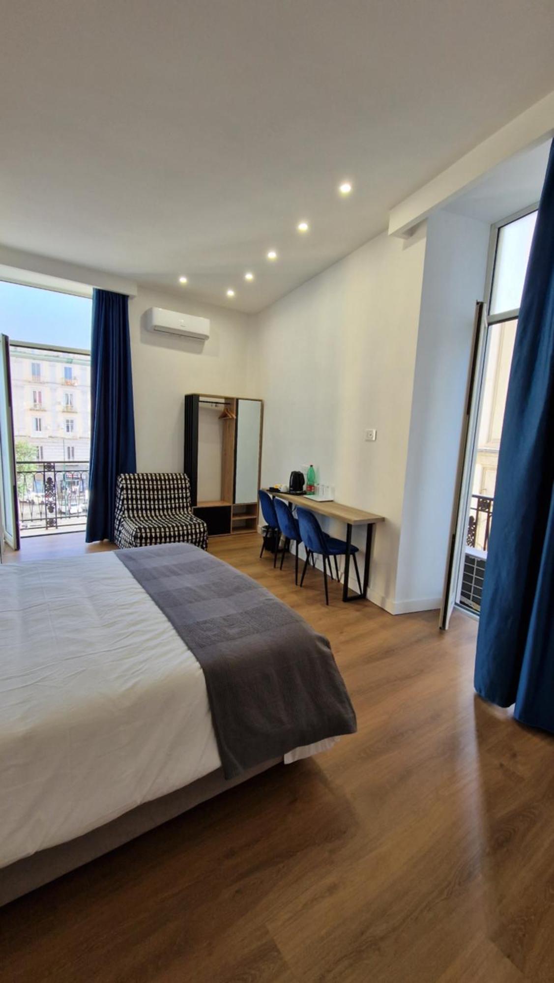 B&B City Center Naples Bilik gambar